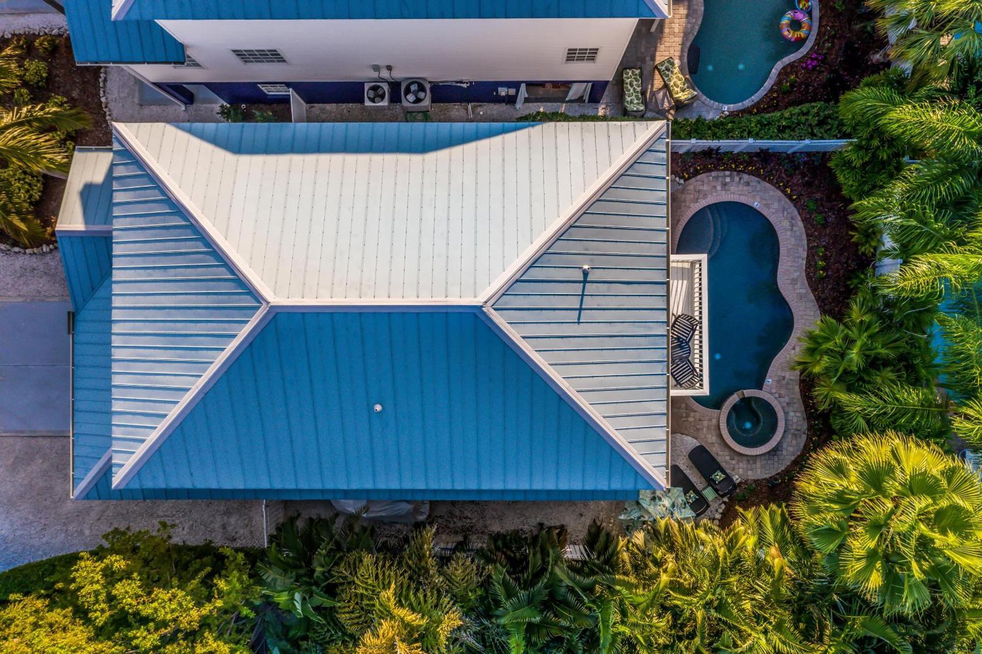 Banana Cabana ホームズビーチ エクステリア 写真
