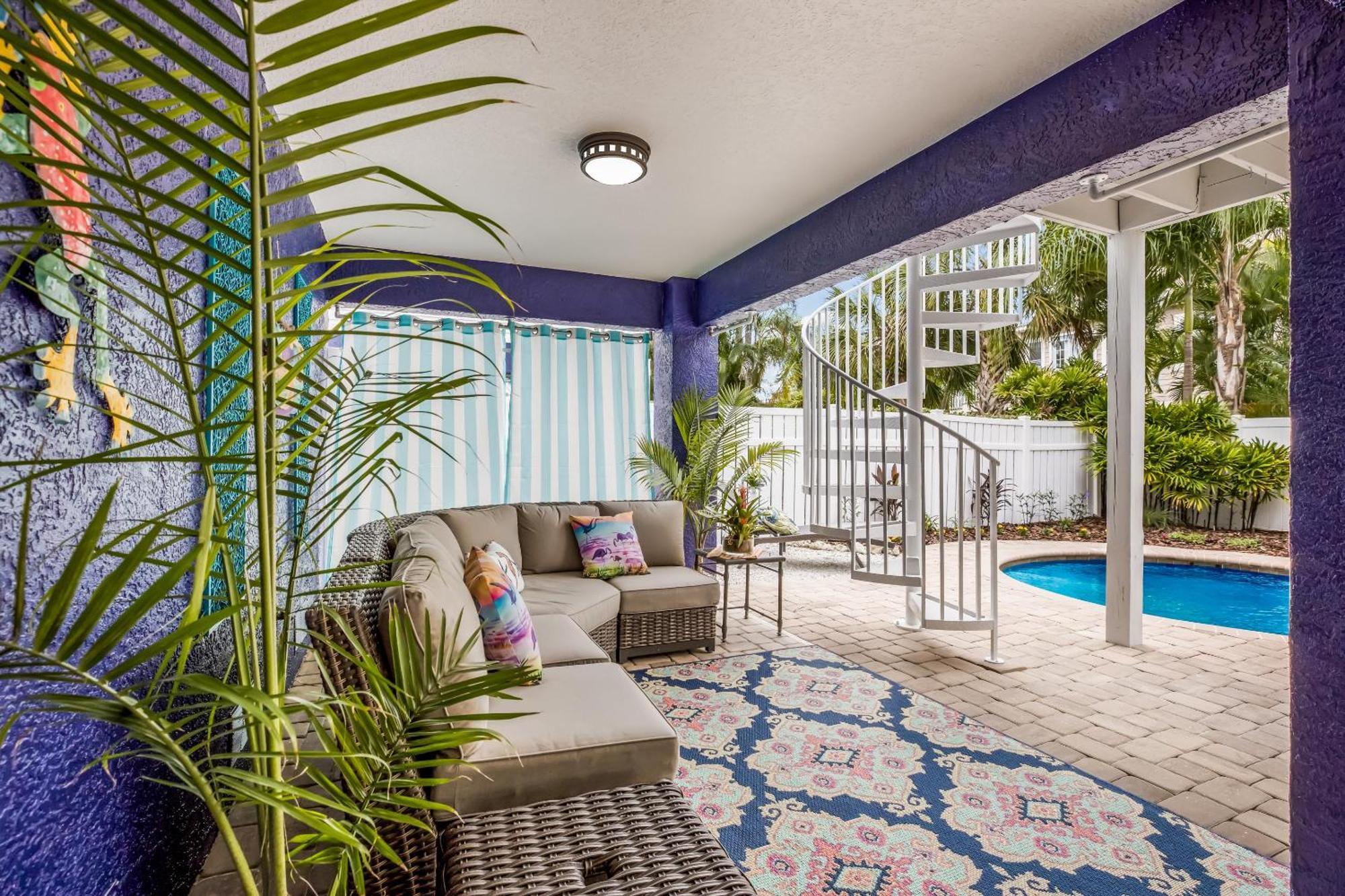 Banana Cabana ホームズビーチ エクステリア 写真